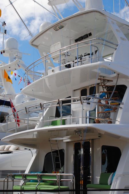 yacht, yacht exterior, decks-1040849.jpg