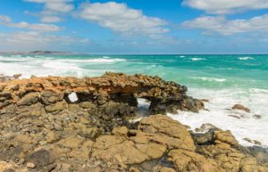 sea, cliffs, stones-5085976.jpg