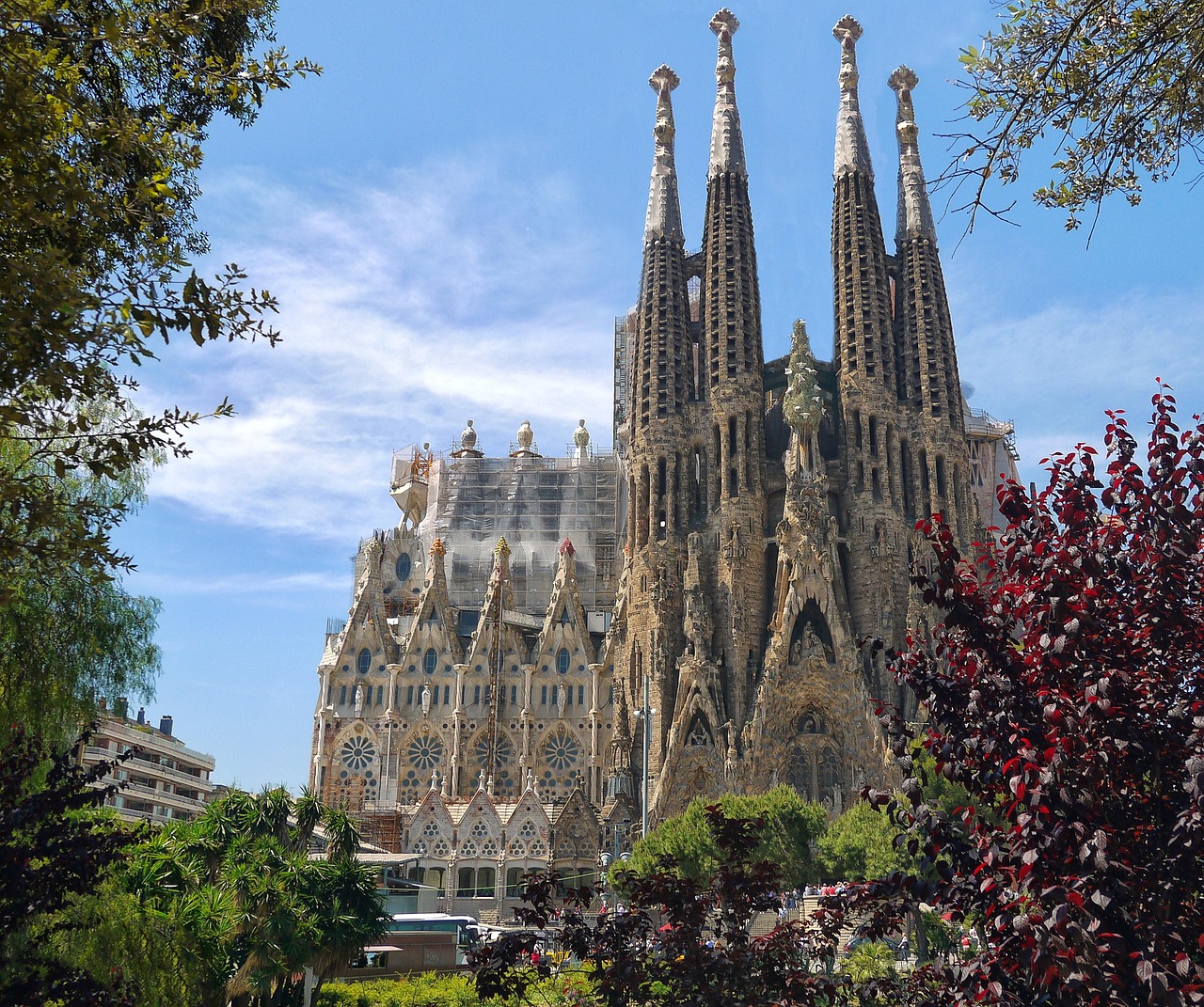 sagrada família, cathedral, architecture, monument, barcelona, pierre, religion, heritage, facade, former, historical, spain, sagrada família, barcelona, barcelona, barcelona, barcelona, barcelona, spain-552084.jpg